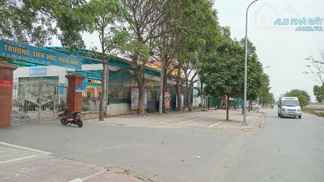 Bán nhà sau trường học, cạnh UBND xã, gần chợ và siêu thị WinMart ,92M2(MT=7M),chính chủ - 6