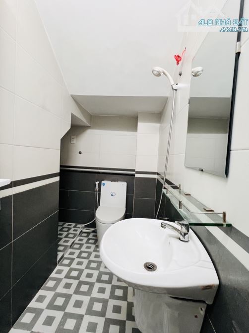 Nhà Bán , Nguyễn Phúc Chu, P15, Tân Bình, 52 M2, hẻm xe Tải Tránh Nhau , Giá 7,4 Tỷ TL - 8