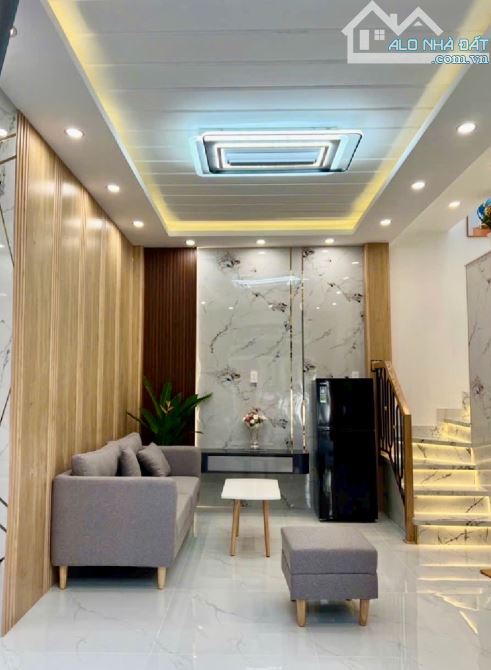 Bán nhà 30m2, Bùi Quang Là, hẻm xe hơi, 3.3 tỉ, 2 tầng đúc, Gò Vấp