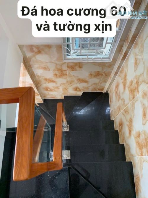 CẦN BÁN NHÀ NỞ HẬU - DIỆN TÍCH 4x10M - GIÁ HƠN 3 TỶ