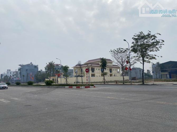 SIÊU PHẨM KDT NGUYÊN KHÊ, ĐÔNG ANH, HÀ NỘI. DT 187M2, MT 6M. GIÁ 150TR/M.