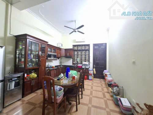 Bán nhà Nguyễn Ngọc Vũ – Cầu Giấy – 280m2 – MT 15m – Giá chỉ 53 tỷ .