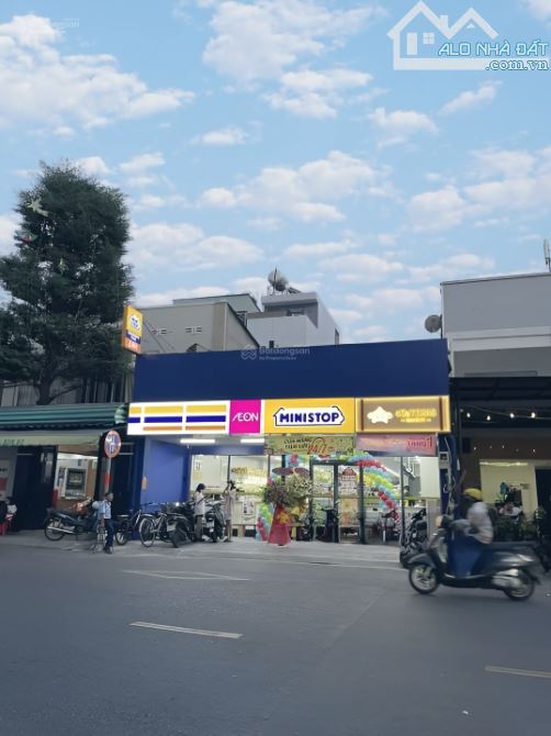 Ngộp bank - bán nhà MT 587 Trường Chinh, DT 10 x 22m, 200m2, GPXD hầm + 7T, HĐT 180tr