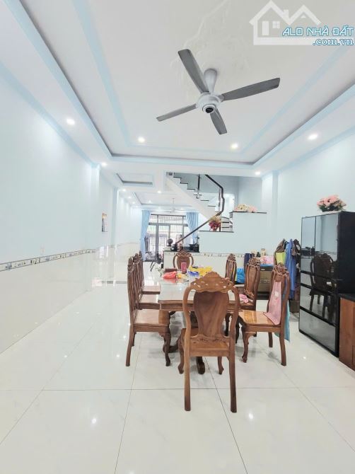 Nhà 3 Lầu LINH XUÂN,hẻm Xe Tải,DT 90M2(5*18), 4,9Tỷ,gần trường THPT Đào Sơn Tây