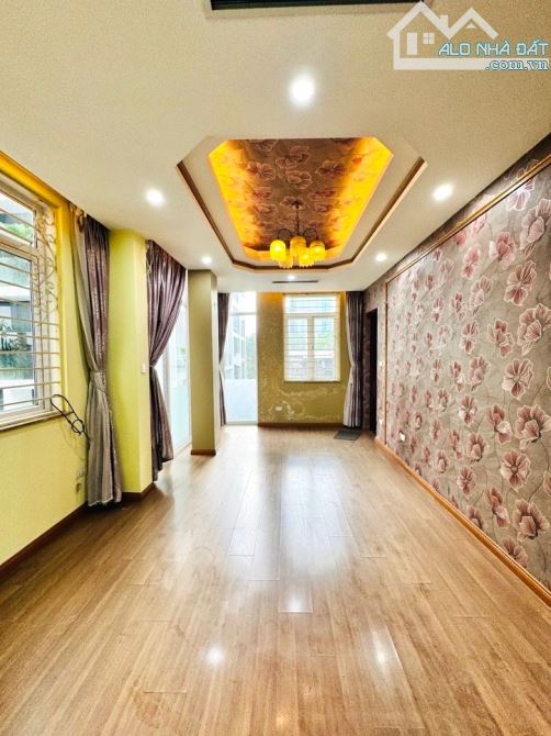 BIỆT THỰ LÁNG HẠ,BA ĐÌNH, LÔ GÓC 104M x 7T THANG MÁY, HỒ CÁ KOI, BỂ BƠI, GARA Ô TÔ,47.8 TỶ