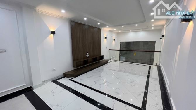 Vip - Bán nhà đẹp 6 tầng x 45m2, thang máy nhập khẩu, cách 15m ra phố Ngô Sỹ Liên, Đống Đa - 1