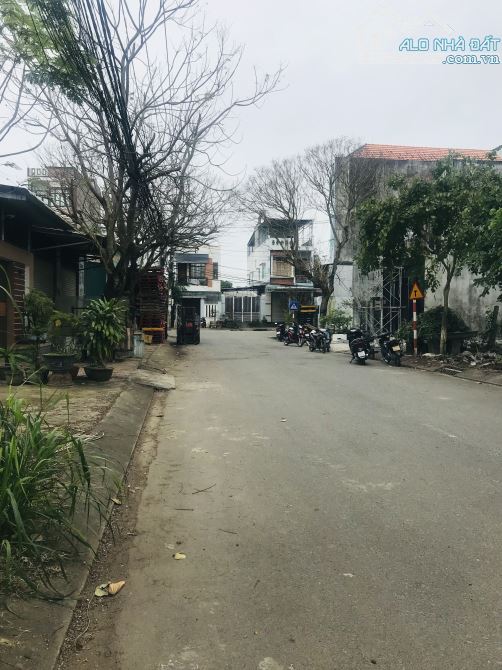 🎉 Chủ gởi bán lô đất đường Lý chiêu hoàng, cách chợ Đầu Mối , tp . Quảng Ngãi - 1