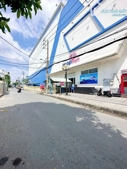 MÌNH CẦN BÁN NHANH SIÊU PHẨM NHÀ 3 TẦNG TỌA LẠC NGAY BÊN HÔNG COOPMART QUANG TRUNG - GÒ - 1