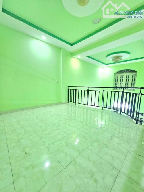 NHÀ 2 TẦNG GẦN 100M2 NGANG 5M - VÀI BƯỚC CHÂN RA TÂN HIỆP 18 VÀ 16 - Ô TÔ NGỦ TRONG NHÀ - - 2