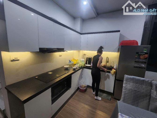 Bán Nhà Cù Chính Lan, 30m², Ngõ Thông, Ô Tô, Thoáng Sáng, Giá Chỉ 6.5 Tỷ - 2