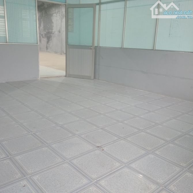 Cho thuê 300m2 kho gần ngã tư Hoà Lân xưởng mới cao ráo giá rẻ chỉ 15 tr/tháng - 3