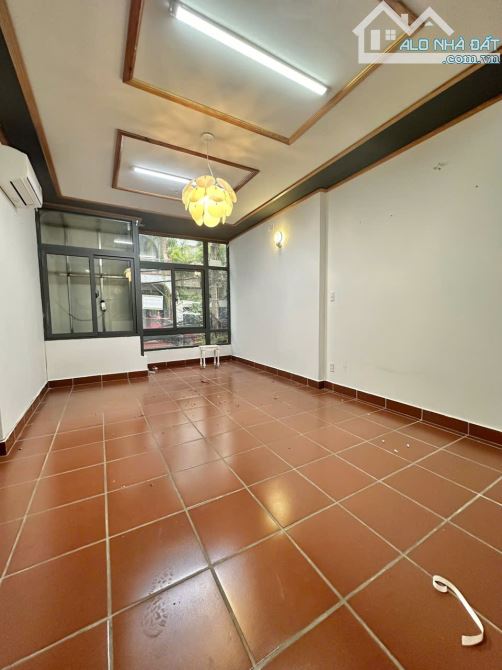 🌟🌟🌟 Bán nhà hẻm 285 CMT8 🏢 Kết cấu: 5 tầng, 7PN 👉 Sân thượng thoáng mát - 3