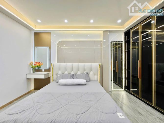 Nhà đẹp Gò Vấp, 3PN, 52m2 , 2 Tầng - hẻm 3,5m gần công viên làng hoa - NHỈNH 5 tỷ - 3