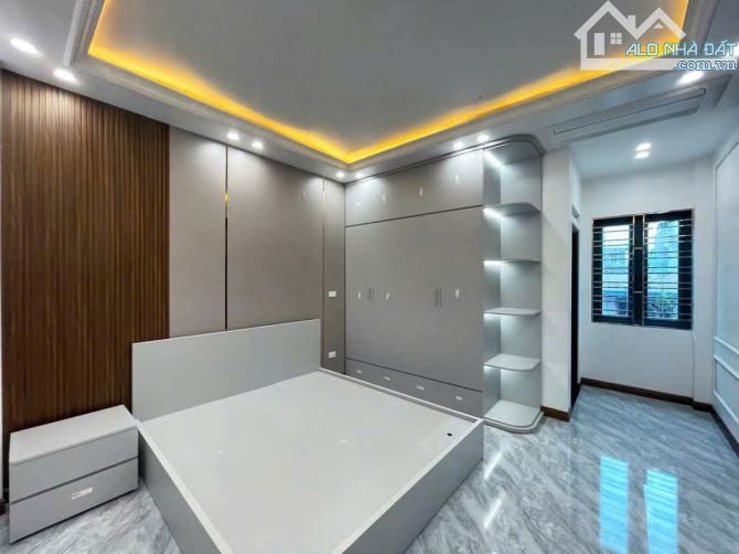 🍂🍂🍂 Bán Nhà 4 tầng 1 tum, cầu thang máy kính, xây mới độc lập - 3