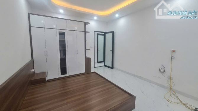 TRẦN KHÁT CHÂN - LÔ GÓC - THOÁNG SÁNG TỰ NHIÊN - GẦN PHỐ - NGÕ SH 38M 5.78 TỶ - 4