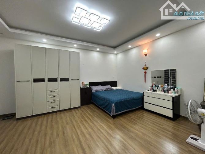 KIM MÃ - Dân xây chắc chắn- 50m ra phố - Nội thất đẹp-  4 tầng  - 56m2 - 11,8 tỷ - 4