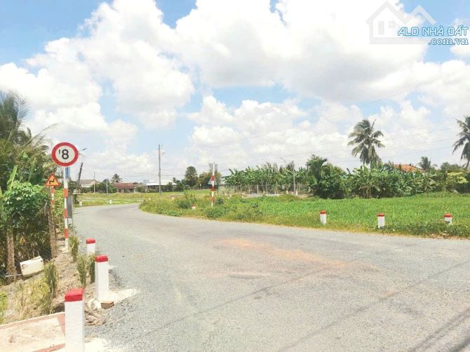 Hàng thơm, 147m2 đất thổ view kênh đường nhựa 6m cực đẹp - 6