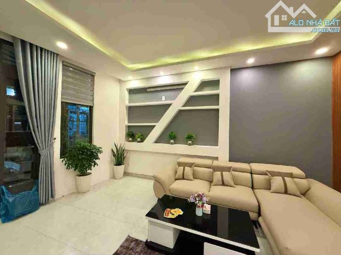 Bán nhà Hùng Vương dt 66 m2 3 tầng ngang 5.64 m giá 3.9 tỷ - 7