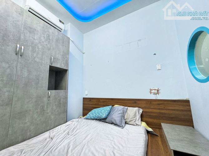 Cho Thuê Căn Hai Phòng Ngủ Hơn 60m2 Full Nội Thất Quận 10 Gần UEH - 7