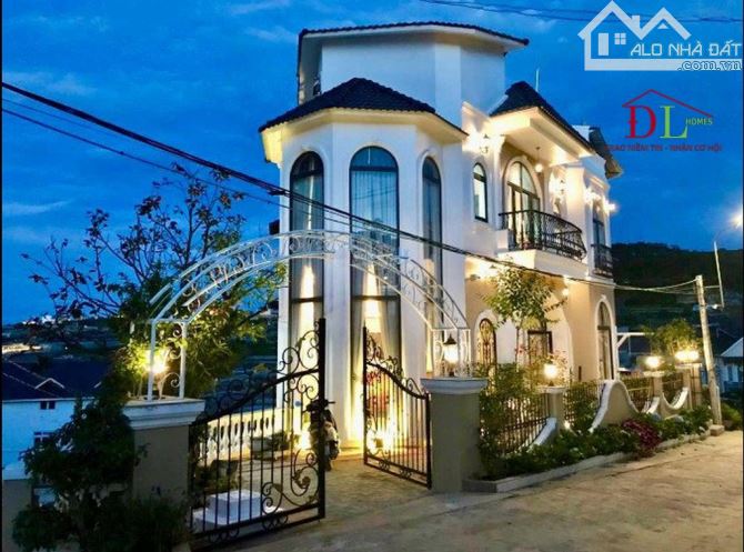 CỰC SANG TRỌNG Căn góc biệt thự 356m2, 16 phòng Vip, giá 25 tỷ đường Trịnh Hoài Đức Đà Lạt