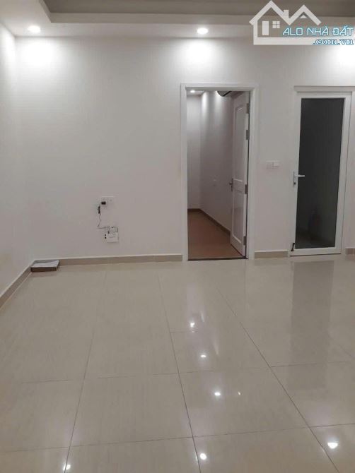 Chung cư Bàu cát,p10,Tân BÌnh:75m2, 2p ngủ,2wc,NTCB,11tr/th
