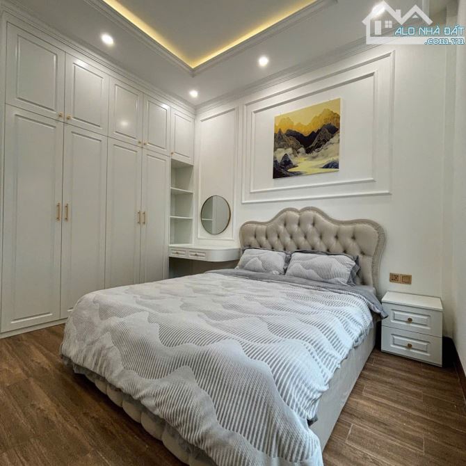 VILLA MỚI TOANH XỊN XÒ THEO PHONG CÁCH TÂN CỔ ĐIỂN KIỆT Ô TÔ QUẢNG TẾ, XEM LÀ MÊ