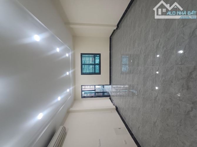 NHÀ MẶT PHỐ GIẢNG VÕ, KINH DOANH, 60m2 THÔNG SÀN, VỈA HÈ 5m