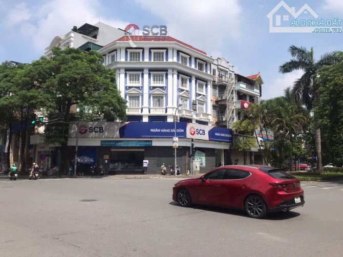 Cho thuê MBKD HOT Trung Hòa - Cầu Giấy, DT 180m², 4T, MT 20m, giá 290tr/tháng, HOT