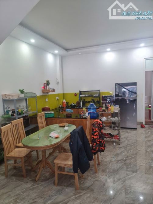 NHÀ MÊ MẶT TIỀN KINH DOANH HÙNG VƯƠNG: GIÁ 5,9