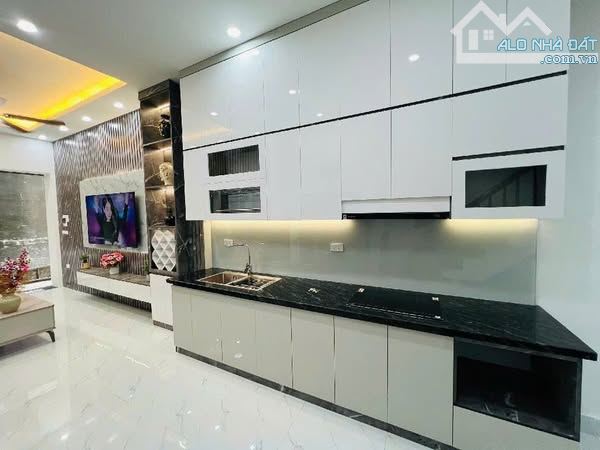 Nhà Nguyễn Viết Xuân – 36m x 5 Tầng- Nhà mới ở ngay : 6.8 tỷ