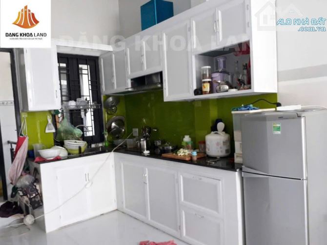 Bán nhà 3 tầng với 6 p.trọ, DT 80m2 ngang 5.6m khu dân chí đường Dương Đình Hội Q9