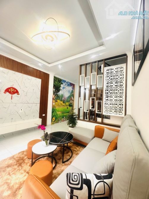 NHÀ - MINH KHAI - 35M² - 4 TẦNG - HƠN 5 TỶ NGÕ RỘNG - THÔNG CÁC NGẢ - CHỦ TẶNG LẠI TOÀN