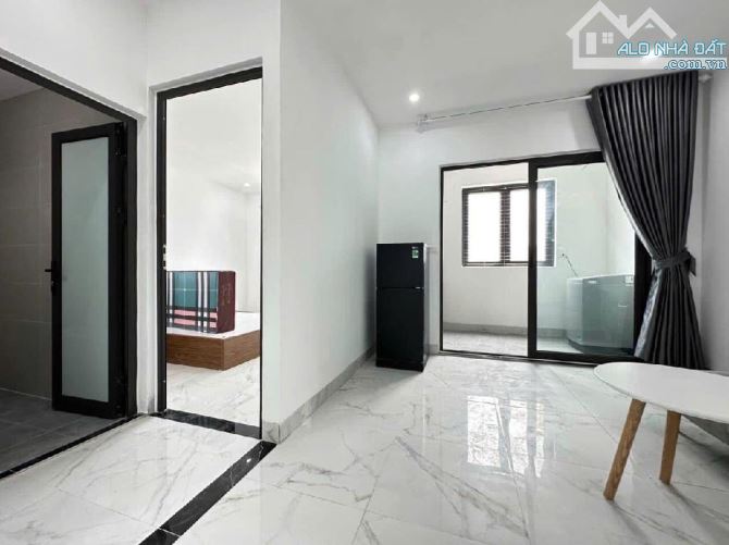 Bán tòa Căn hộ dịch vụ Cầu Diễn, ô tô đỗ cửa, Dòng tiền 90tr/tháng, 62m2, 8T thang máy, 14