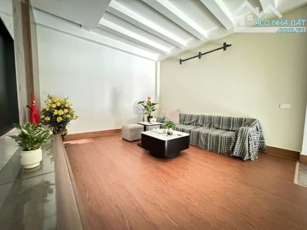 🏡 Nhà 50m² - Dịch Vụ Vạn Phúc - Phân Lô - Vỉa Hè - Ô Tô Tránh - 14.1 tỷ