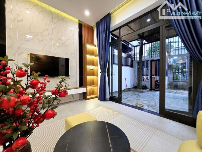 BÁN NHÀ 2 TẦNG TÔ HIỆU - HOÀ MINH GẦN HOÀNG THỊ  LOAN VÀ NGUYỄN SINH SẮC GIÁ NHỈNH 3 TỶ - 1