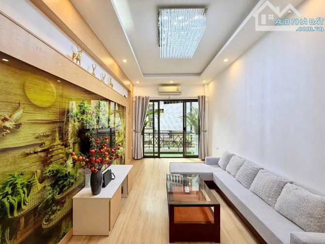 BÁN NHÀ THỊNH QUANG – ĐỐNG ĐA GẦN PHỐ TÂY SƠN, Ô TÔ ĐỖ CỬA, NHÀ 5 TẦNG NỘI THẤT ĐẸP. - 1