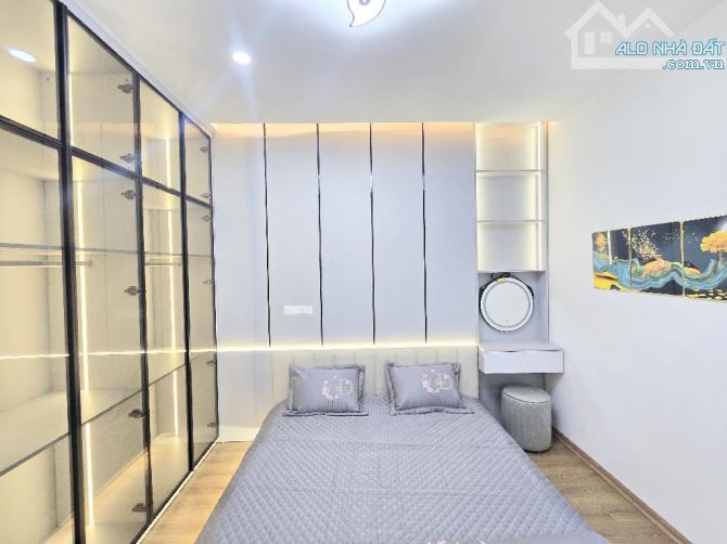 BÁN NHÀ - LÊ THANH NGHỊ - 38M² - 5 TẦNG - HƠN 6 TỶ ÔTÔ VÀO NHÀ - NHÀ KHUNG CỘT BÊ TÔNG - 2