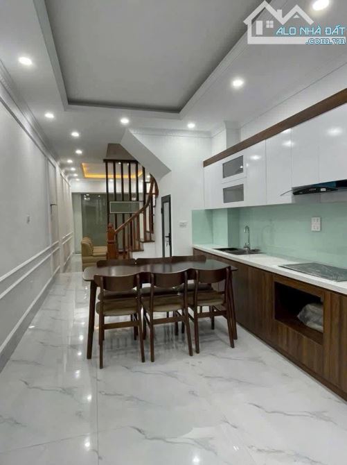 BÁN NHÀ  KHU PHÂN LÔ NGỌC THỤY. 43M2 X5T, NHÀ MỚI, HAI THOÁNG  ÔTÔ  ĐỖ CỬA NGÀY ĐÊM - 3