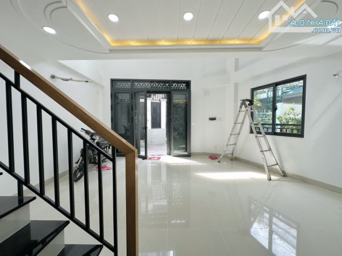 CHỈ 7.9 TỶ - HẺM Ô TÔ - NHÀ 4 TẦNG - 4PN - 38M² (5x6.5) - HOÀNG HOA THÁM, P5, BÌNH THẠNH - 4