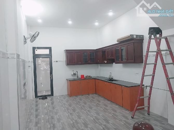 NHÀ BÌNH TRỊ ĐÔNG 3 TẦNG 72M2 HẼM 8M GẦN MẶT TIỀN CHỈ 6 TỶ 18 - 5