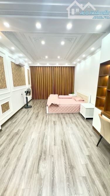 Hàng xóm Hàm Nghi 40m2 , 4 ngủ , xung quanh sầm uất , 7,8 tỷ - 7