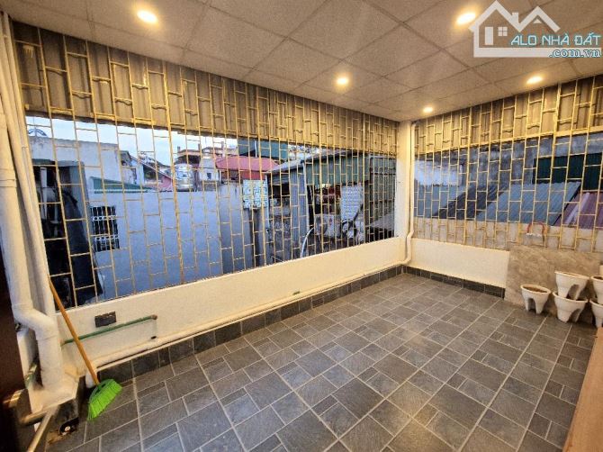 Bán nhà đẹp 4 tầng x 45m2, thiết kế hiện đại, gần ô tô tránh, trung tâm quận Hai Bà Trưng - 7