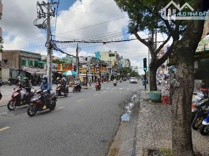 Bán nhà 2 MẶT TIỀN Phạm Văn Chí  P. 4, Quận 6.