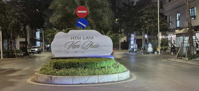 Cần bán gấp nhà Him Lam Vạn Phúc 50m2, mt 5m, 2 ô tô tránh, vỉa hè, vị trí cực đẹp