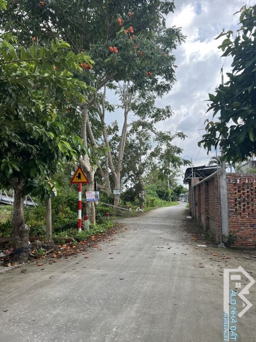 GẦN 2 CÔNG ĐẤT LỘ OTO VIEW SÔNG,CÁCH CHỢ 1,5Km GIÁ CHỈ 2,3TỶ