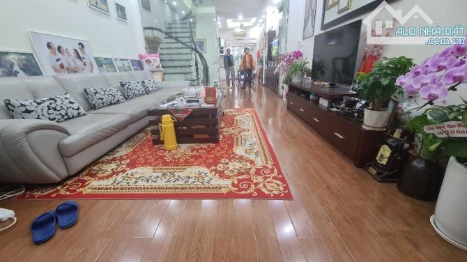 Bán nhà mặt phố Khương Trung, 100m2, ô tô tránh, kinh doanh khủng 14.9 tỷ