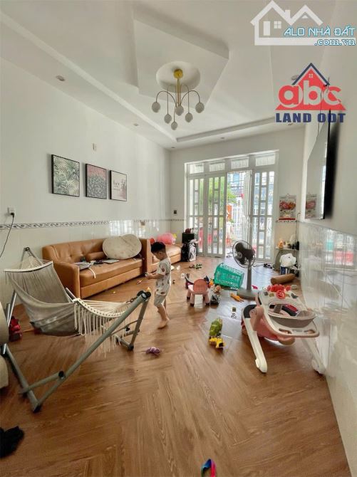 Bán Nhà Cấp 4 Kinh Doanh Buôn Bán Nhỏ Lẻ - 1