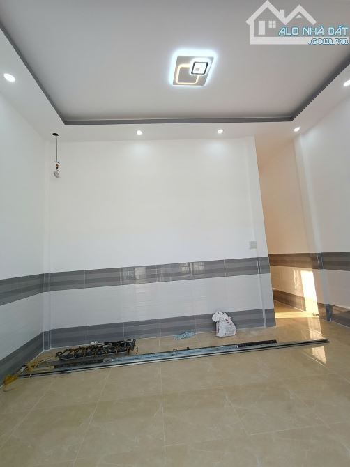 Bán nhà rộng hơn 100m2 gần chợ gạch cam long hòa giá dưới 1,5 tỷ - 1