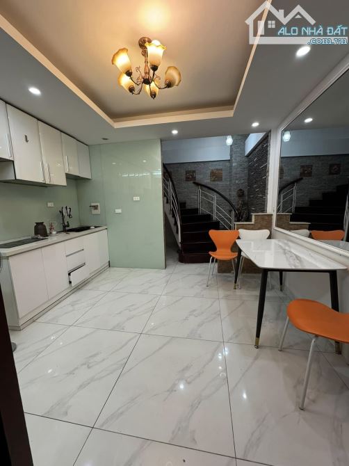 Siêu xinh Hào Nam, Đống đa. gần 30m2 5 tầng- full nội thất, ngõ thoáng đẹp, gần ô tô 5 tỷ - 1