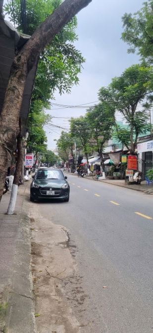 Bán nhà Mặt Tiền Tôn Đản- Trục đường Kinh doanh Sầm Uất - 1